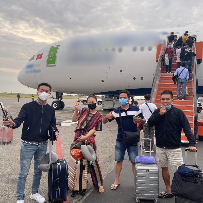  
Quang Linh trong dịp về Việt Nam ăn Tết năm 2022. (Ảnh: FB Phạm Quang Linh)