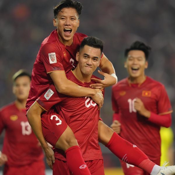 
Các cầu thủ sẵn sàng, nỗ lực hết mình để đòi Thái Lan món nợ 2 năm trước tại AFF Cup. (Ảnh: Vietnamnet)