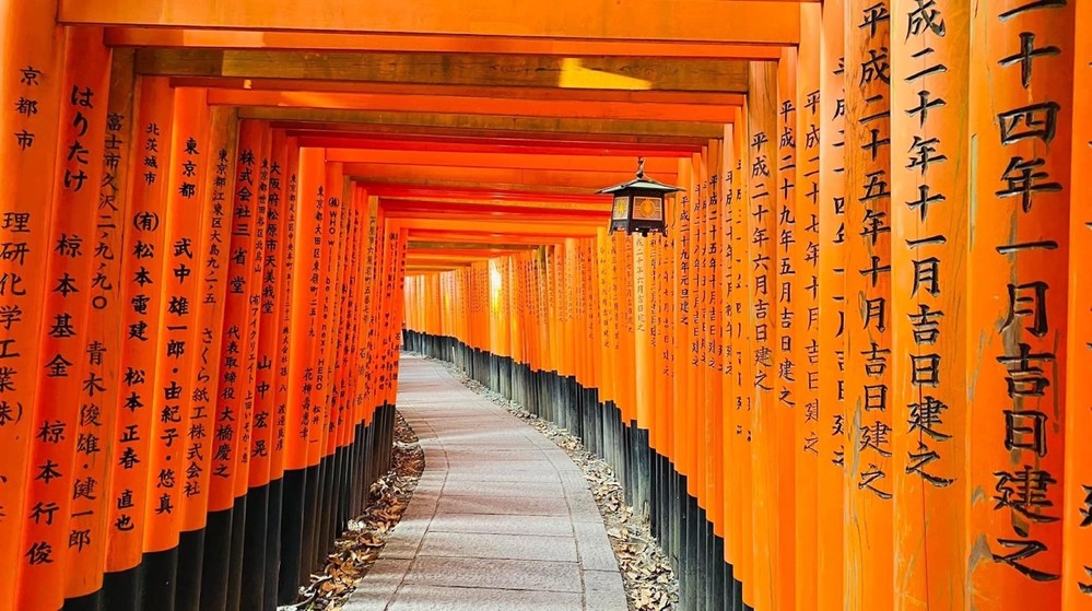  
Đền Fushimi Inari Taisha được Anh Tiến ghi lại.  (Ảnh: Nhân vật cung cấp)