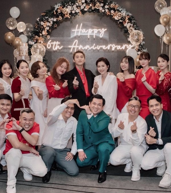 Người đẹp gốc Sài thành chỉ xuất hiện trong các sự kiện công ty. (Ảnh: FB Hải Tú)