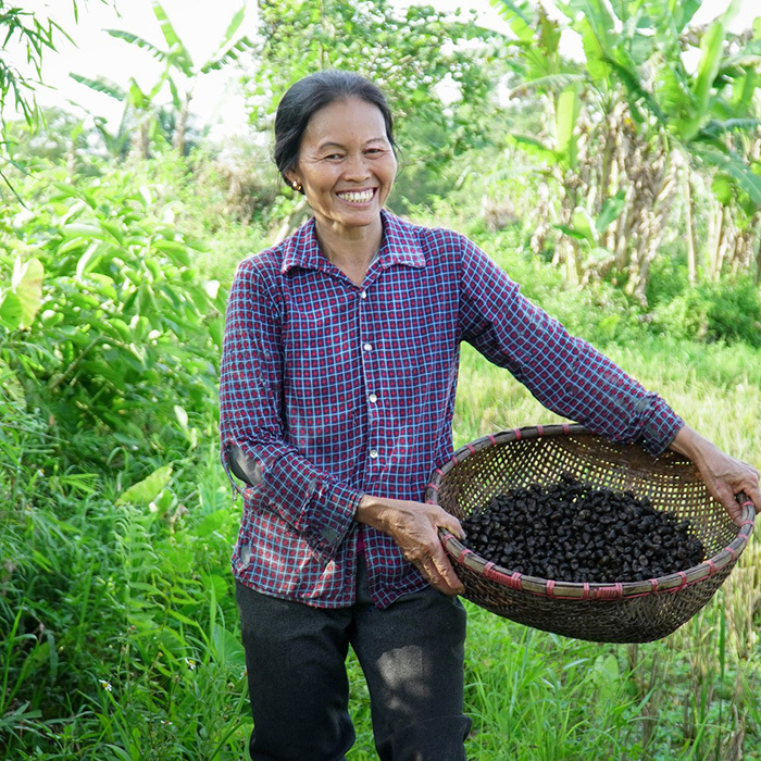  
Dù phải chịu nhiều vất vả cũng như lời dị nghị từ làng xóm nhưng mẹ Đồng Văn Hùng vẫn quyết tâm sinh và nuôi anh khôn lớn. (Ảnh: FB Đồng Văn Hùng)