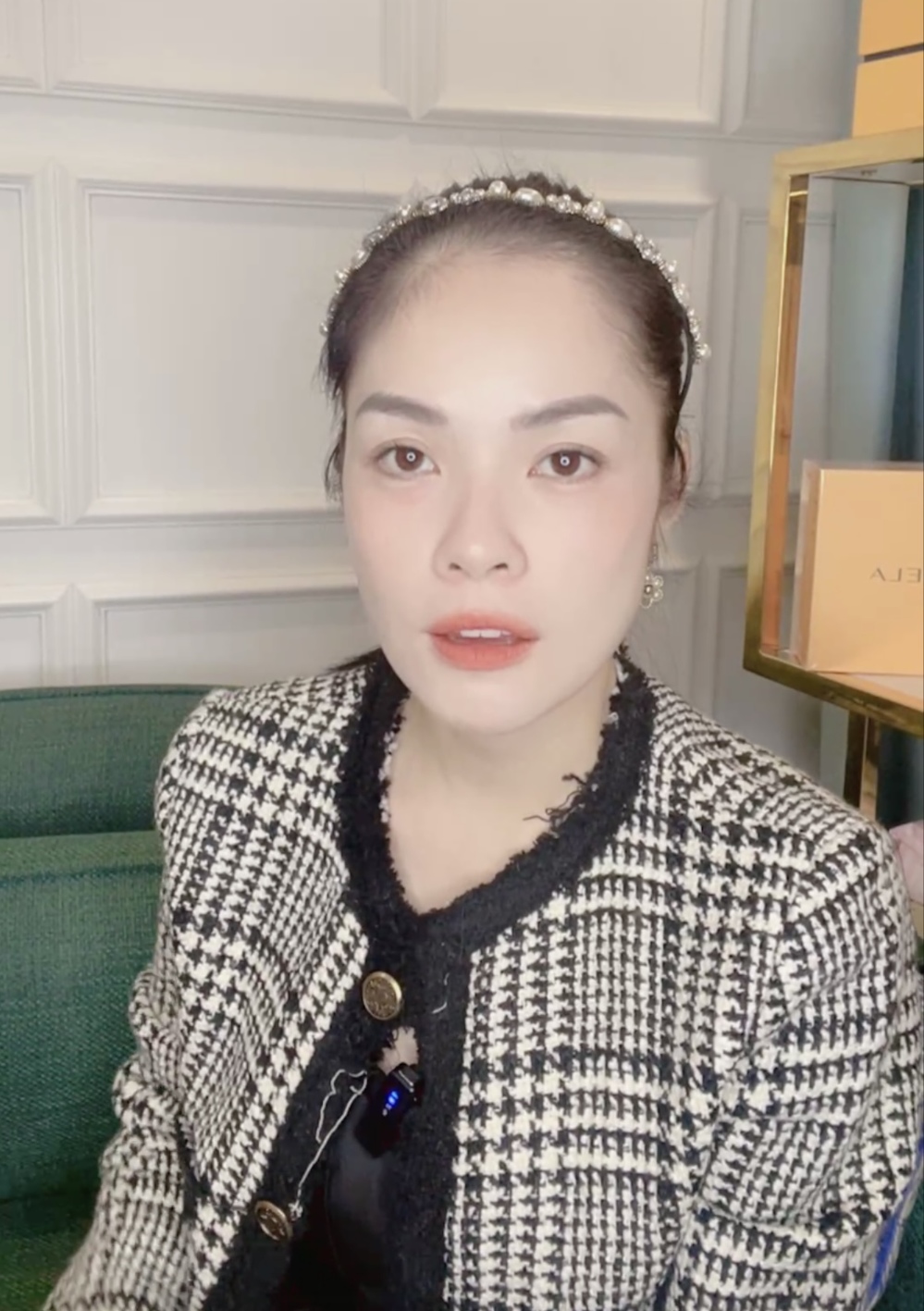  
Hiện tại, cô livestream bán hàng trả nợ. (Ảnh: FB Diễn viên Dương Cẩm Lynh) - Tin sao Viet - Tin tuc sao Viet - Scandal sao Viet - Tin tuc cua Sao - Tin cua Sao