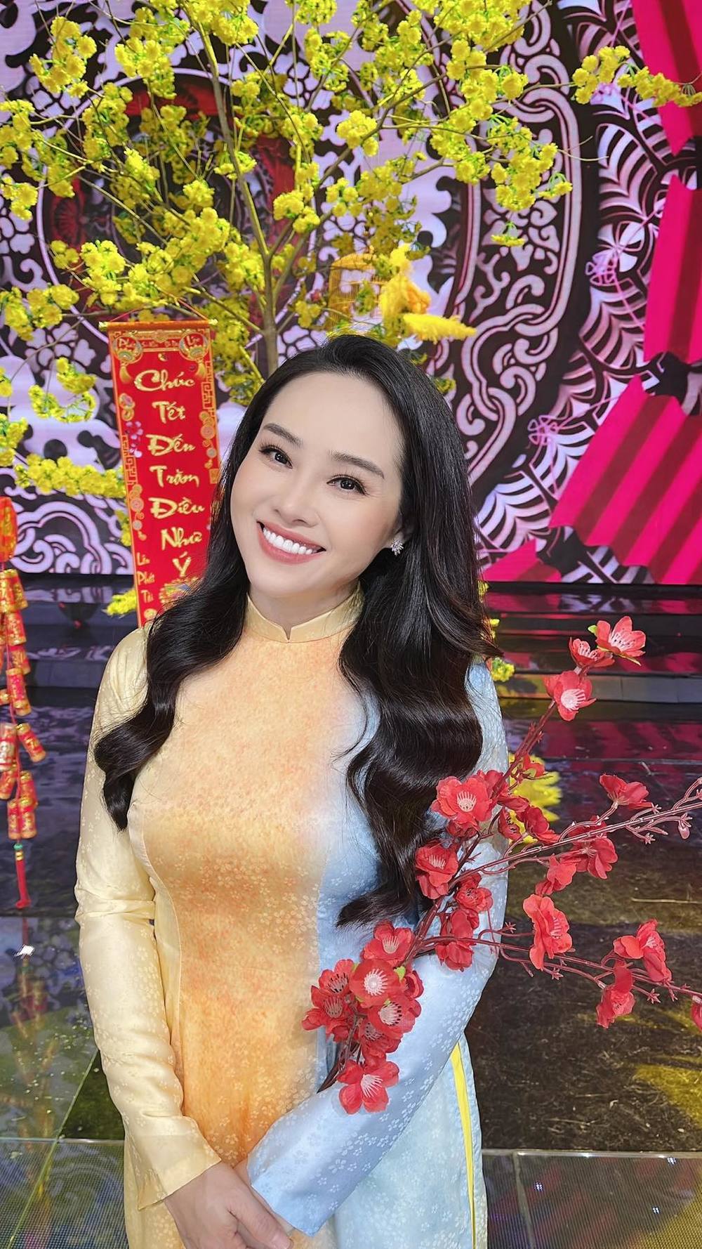 Cận Tiệc Cưới Long Đẹp Trai: Vợ Mới Trẻ Đẹp, Nghệ Sĩ Đến Chung Vui