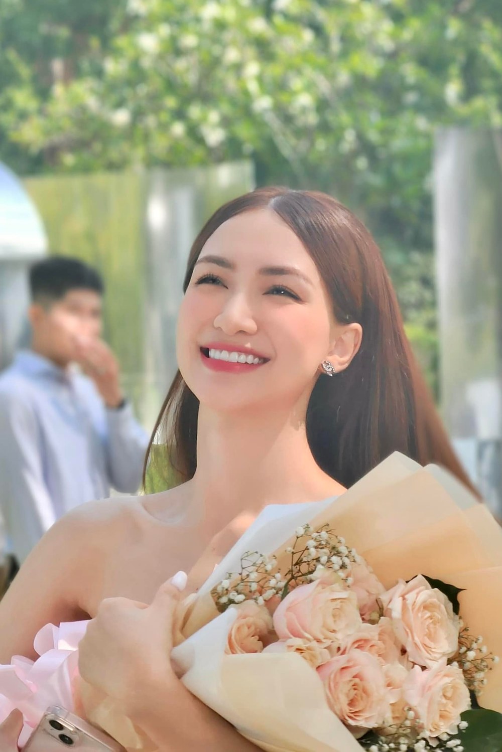 Hòa Minzy được yêu mến bởi sự nghiêm túc trong âm nhạc và tính cách vui vẻ. (Ảnh: FB Hòa Minzy)