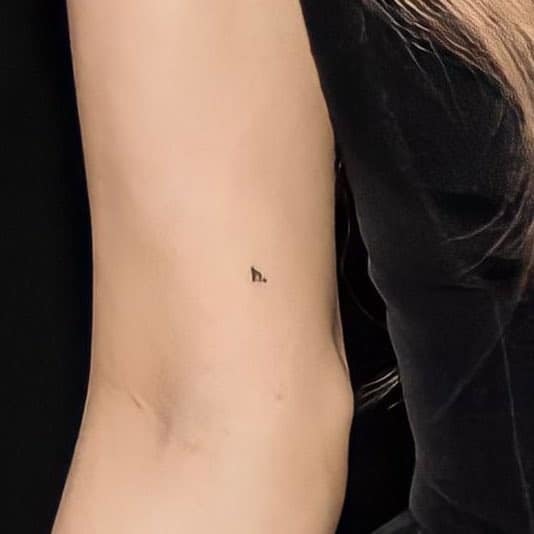 Một fans đã khiến BLACKPINK ngỡ ngàng với hình xăm Kim Jennie của cô ấy   BlogAnChoi