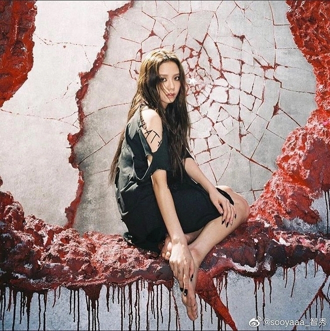 Jisoo Blackpink gây sốt khi lộ hình xăm cá nhân