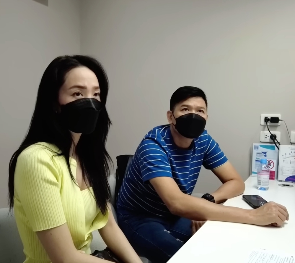  
Trong suốt quá trình, ông xã luôn kề cạnh. (Ảnh: Minh Hang Official) - Tin sao Viet - Tin tuc sao Viet - Scandal sao Viet - Tin tuc cua Sao - Tin cua Sao