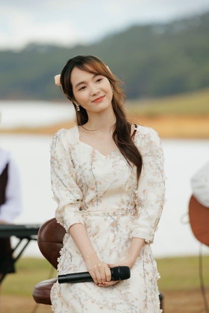  
Nữ ca sĩ Jang Mi gây chú ý khi xuất hiện cùng Nguyên Lưu trong mùa 2 BOSSALUUCA.