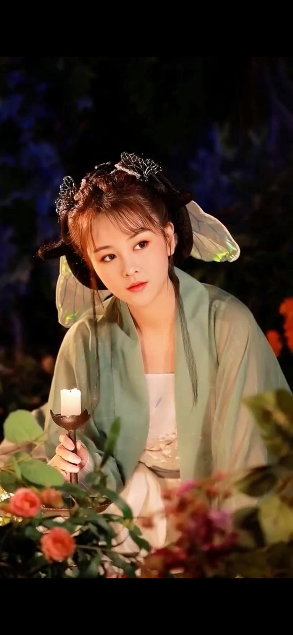  
Không tạo hình nào có thể làm khó được vẻ đẹp của nữ diễn viên. (Ảnh: FB Ribi Sachi) - Tin sao Viet - Tin tuc sao Viet - Scandal sao Viet - Tin tuc cua Sao - Tin cua Sao