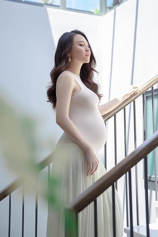 Nhan sắc Đàm Thu Trang ở thời điểm sắp sinh con đầu lòng. (Ảnh: FB Đàm Thu Trang)