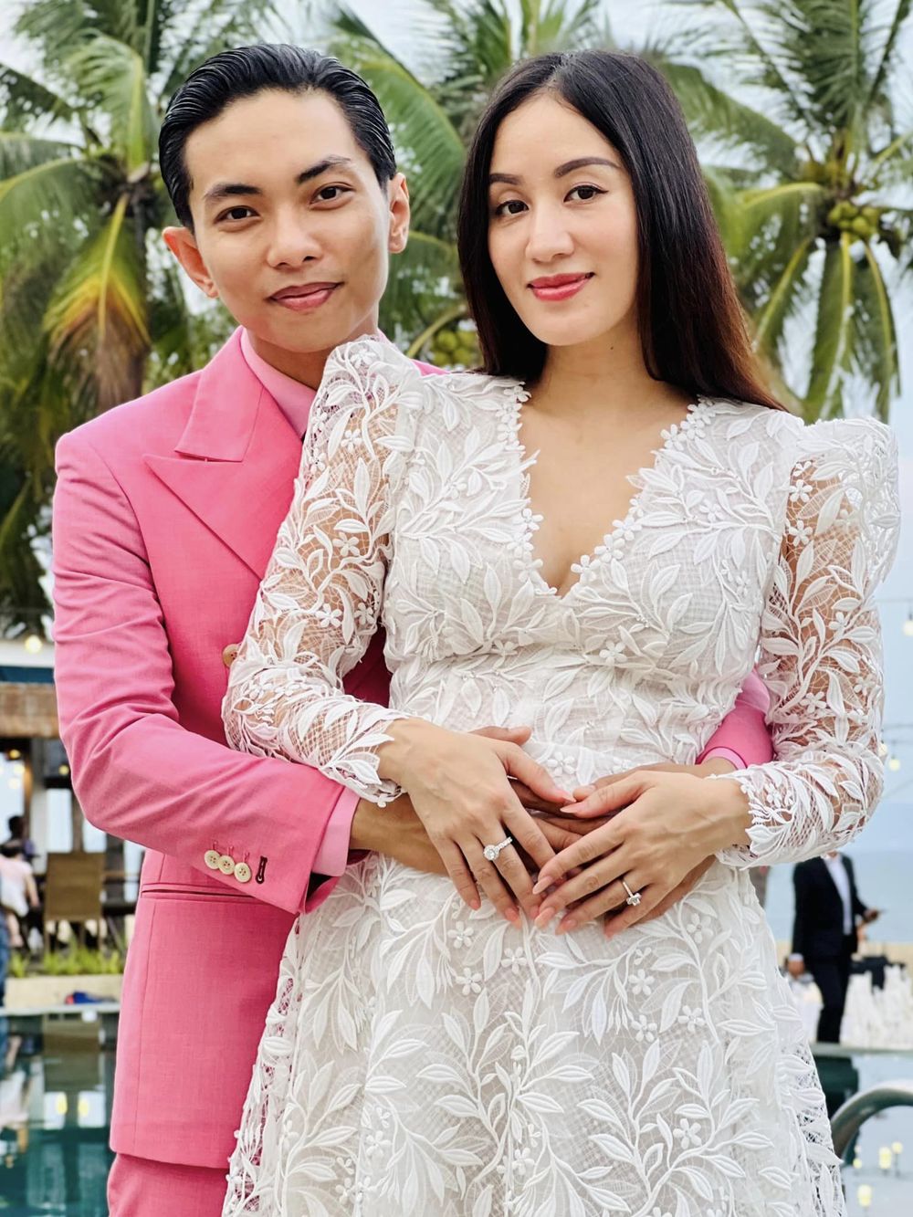 
Chuyện tình lệch tuổi của cặp đôiu Khánh Thi - Phan Hiển khiến nhiều người ngưỡng mộ. (Ảnh: FB Nguyen Khanh Thi)