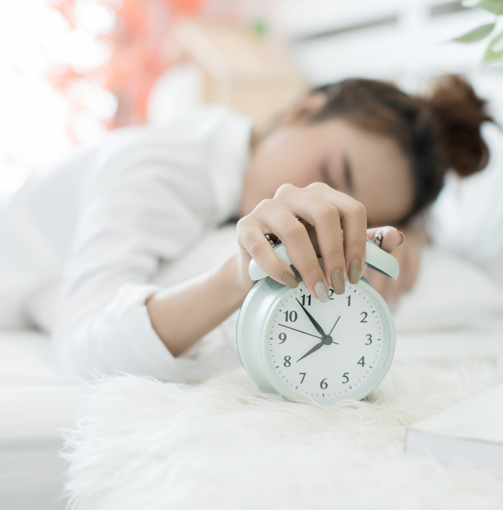  
Ngủ quên cũng là một trong những lý do khiến các cô gái trễ hẹn. (Ảnh minh họa: Pinterest)