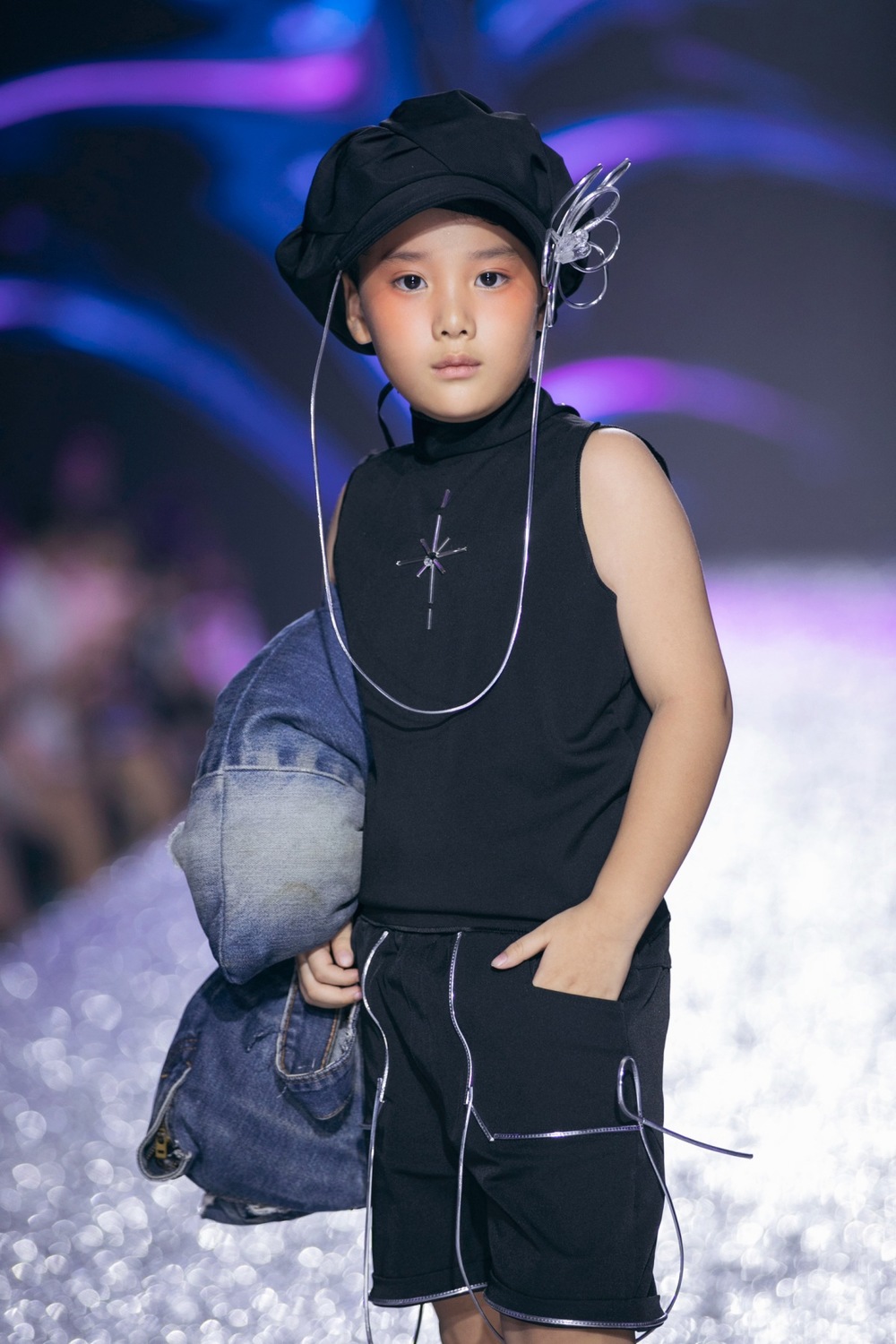 Model Kid Tuấn Khải