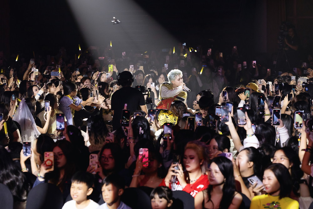 Mới  đây, buổi fan meeting đầu tiên của CAPTAIN BOY đã diễn ra tại sân khấu C30, đánh dấu cột mốc quan trọng trong hành trình nghệ thuật
