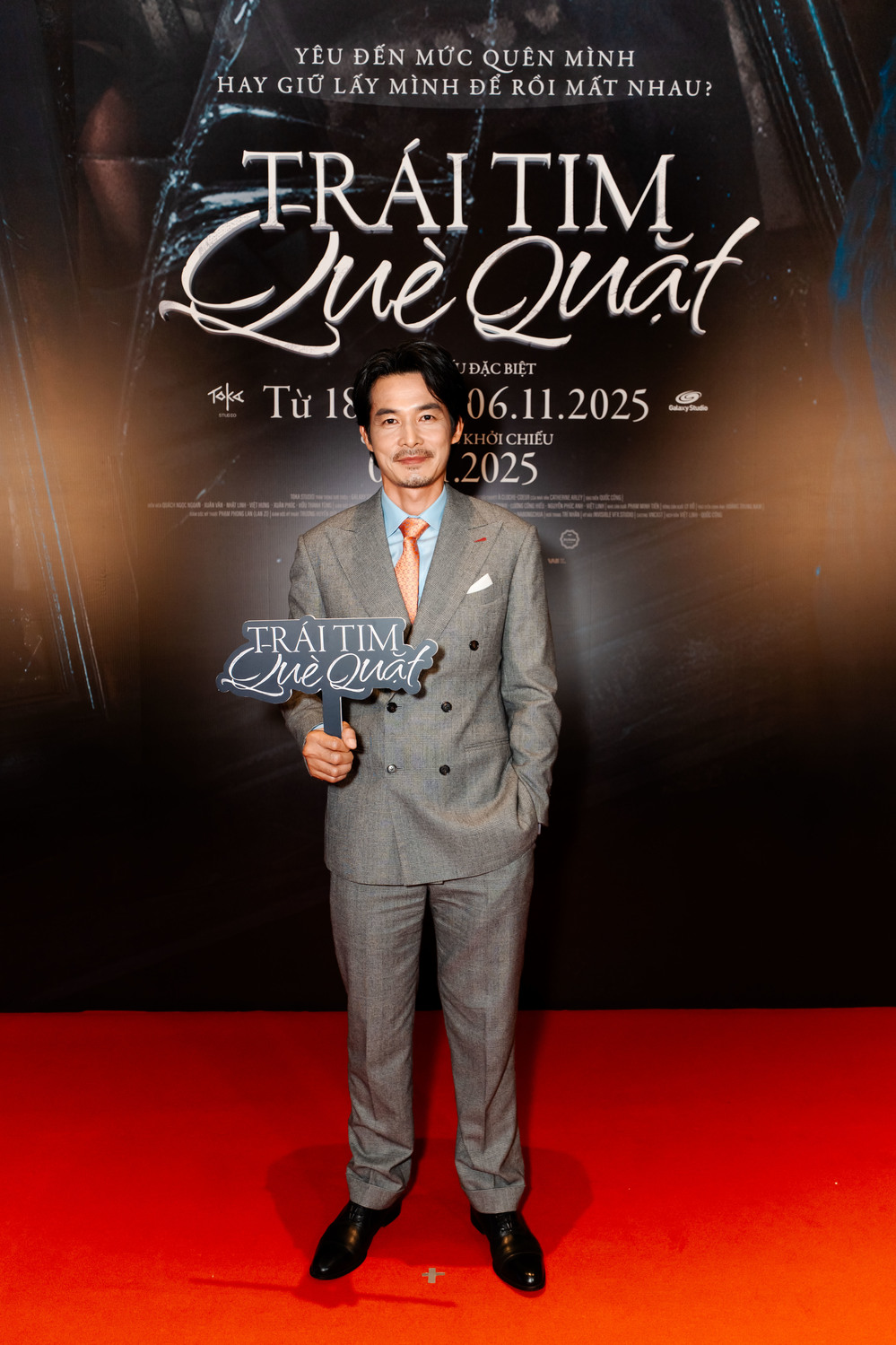 Quách Ngọc Ngoan lấy lại phong độ sau 7 năm vắng bóng màn ảnh.
Quách Ngọc Ngoan lấy lại phong độ sau 7 năm vắng bóng màn ảnh.