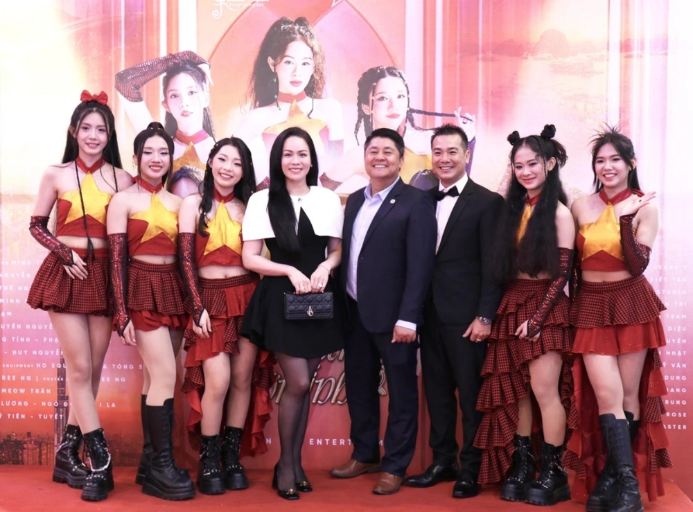 Ca sĩ Nhật Kim Anh đến ủng hộ VSTAR. Ảnh: Khánh Châu
Ca sĩ Nhật Kim Anh đến ủng hộ VSTAR. Ảnh: Khánh Châu