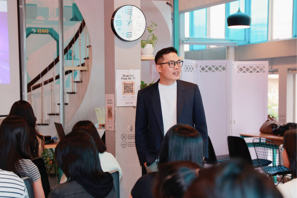 Anh Huy luôn ấp ủ mang tri thức quốc tế về cống hiến cho quê hương.
Anh Huy luôn ấp ủ mang tri thức quốc tế về cống hiến cho quê hương.