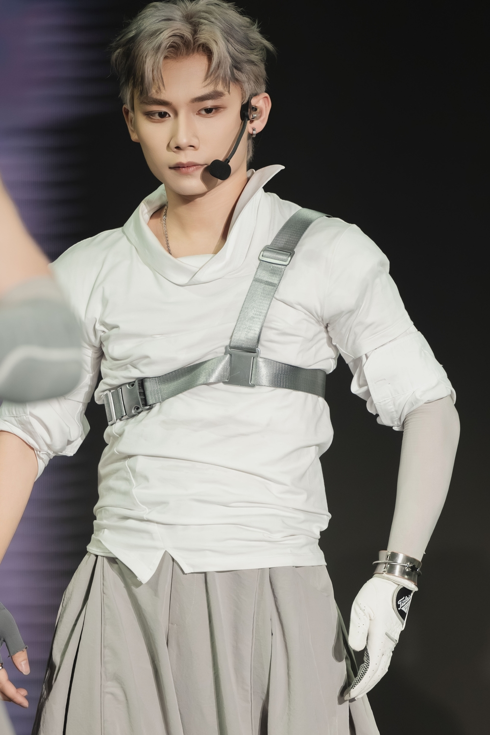 Anh được khen ngợi về sự cố gắng mỗi ngày.
Anh được khen ngợi về sự cố gắng mỗi ngày.