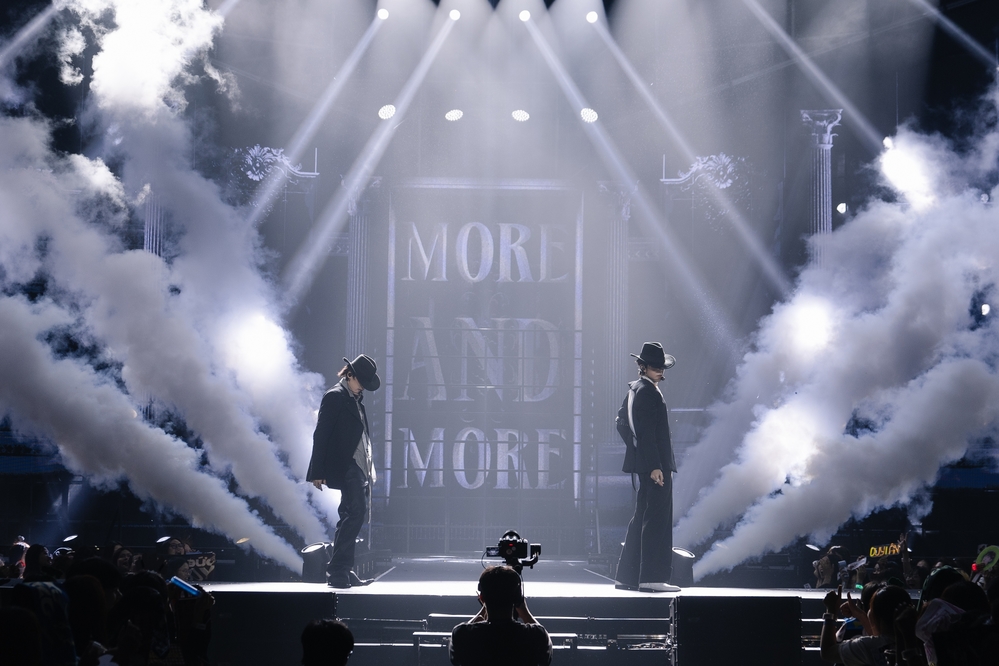 Màn duo "More n more" của Đức Duy và Duy Lân
Màn duo "More n more" của Đức Duy và Duy Lân