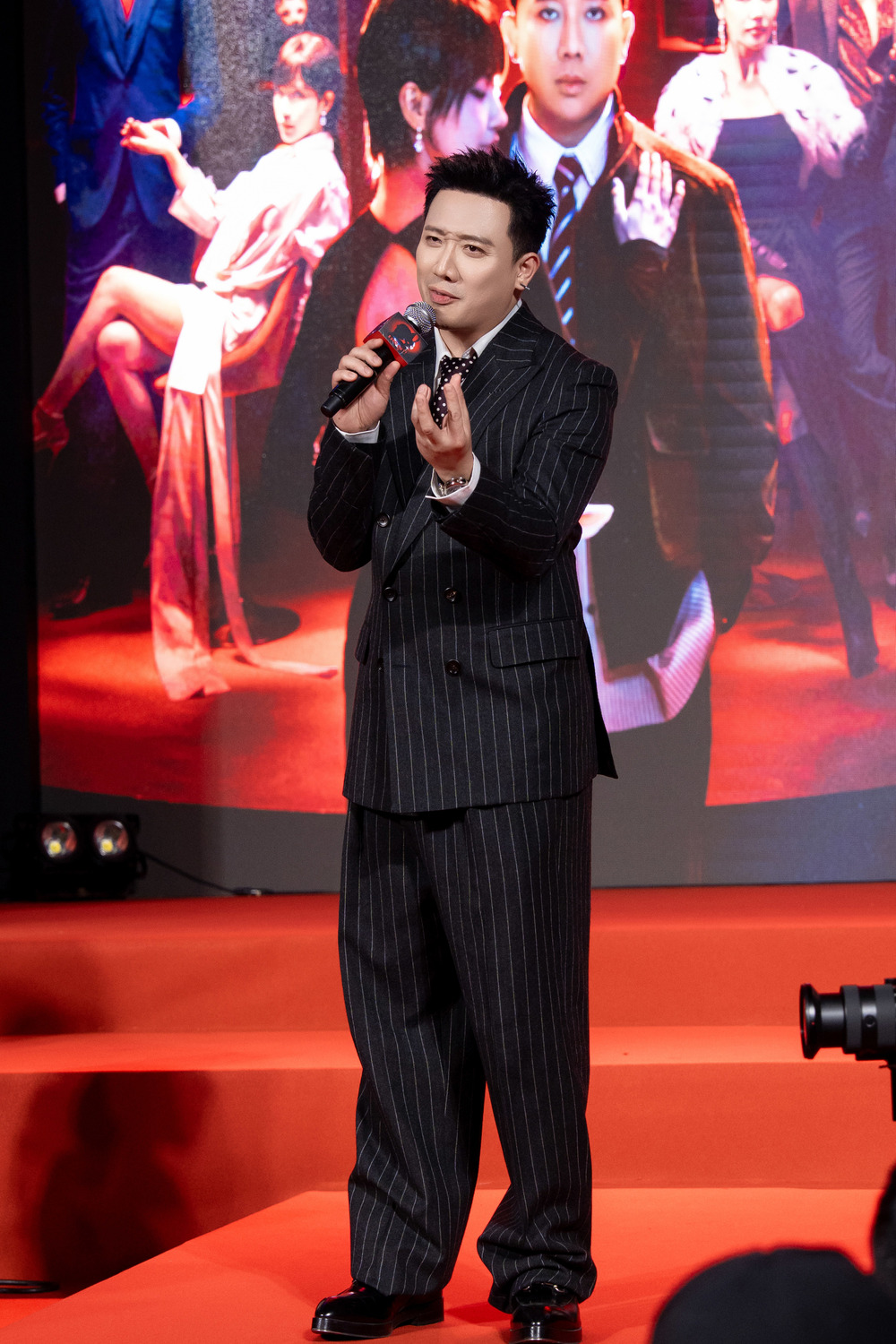 Trấn Thành cho biết doanh thu là quan trọng nhưng không phải yếu tố duy nhất cho thấy một bộ phim thành công.
Trấn Thành cho biết doanh thu là quan trọng nhưng không phải yếu tố duy nhất cho thấy một bộ phim thành công.