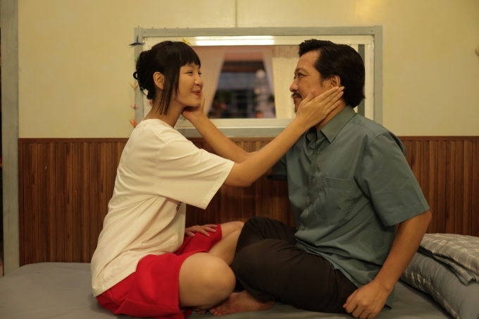 Cô đóng nữ chính phim Tết năm nay của Trường Giang.
Cô đóng nữ chính phim Tết năm nay của Trường Giang.