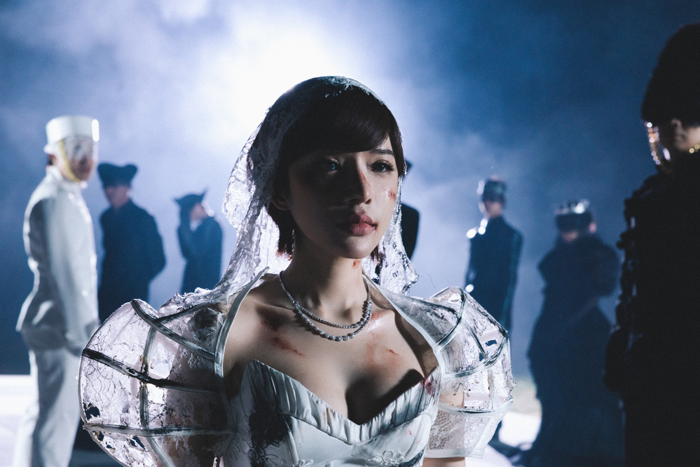 LyLy trở lại âm nhạc sau thành công của phim Tết "Thỏ ơi".
LyLy trở lại âm nhạc sau thành công của phim Tết "Thỏ ơi".