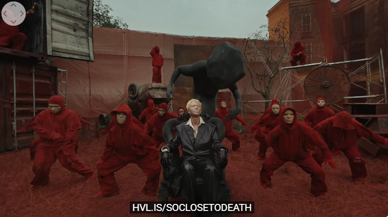 Từng khung hình, từng dòng phụ đề, từng chi tiết thoáng qua đều có thể là manh mối dẫn đến các track chưa từng được công bố của MCK.
Từng khung hình, từng dòng phụ đề, từng chi tiết thoáng qua đều có thể là manh mối dẫn đến các track chưa từng được công bố của MCK.