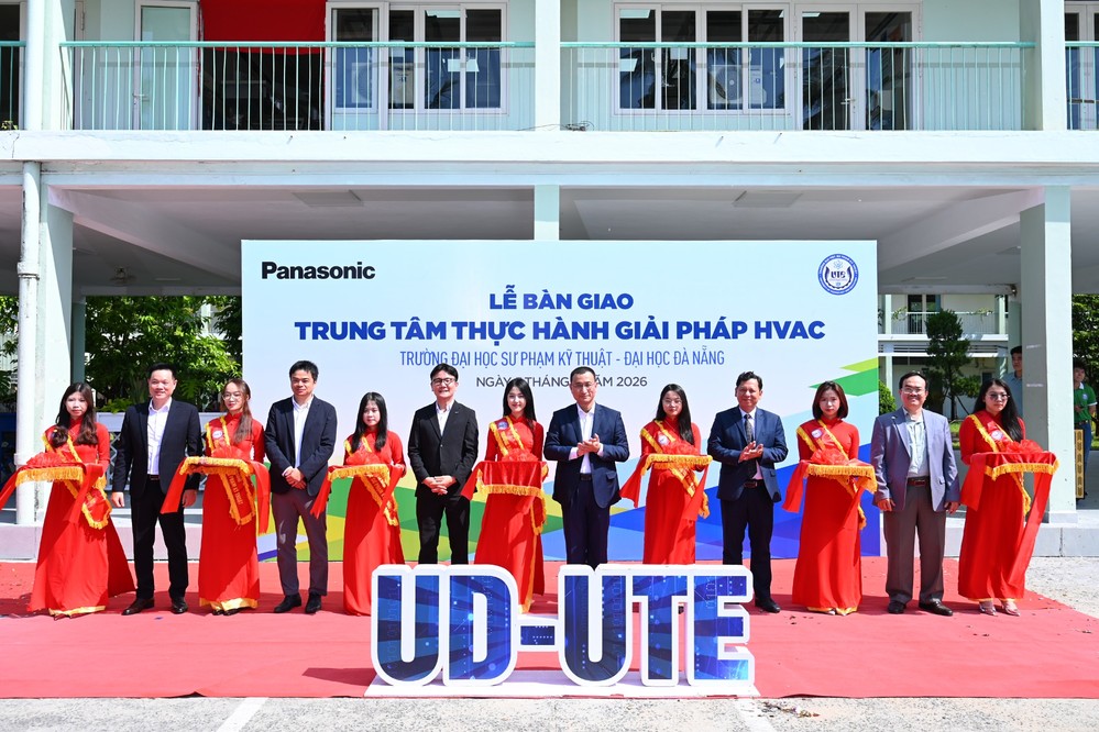 Ảnh 1: Lễ bàn giao Trung tâm Thực hành Giải pháp HVAC tại Trường Đại học Sư phạm Kỹ thuật - Đại học Đà Nẵng.
Ảnh 1: Lễ bàn giao Trung tâm Thực hành Giải pháp HVAC tại Trường Đại học Sư phạm Kỹ thuật - Đại học Đà Nẵng.
