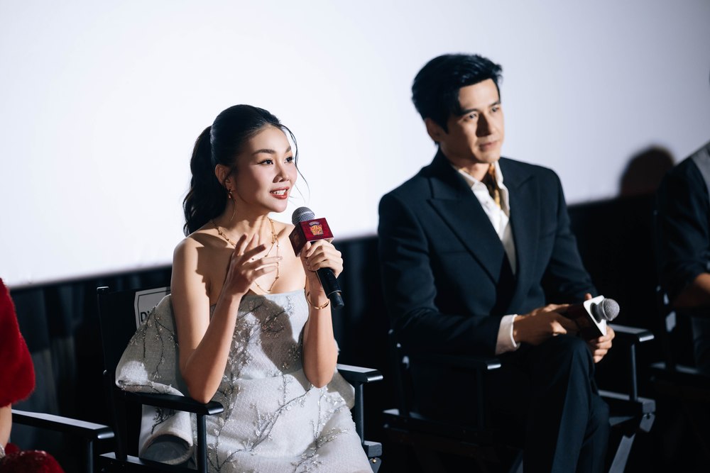 Thanh Hằng - Lương Thế Thành kể chuyện hậu trường cảnh tình cảm trên phim.
Thanh Hằng - Lương Thế Thành kể chuyện hậu trường cảnh tình cảm trên phim.