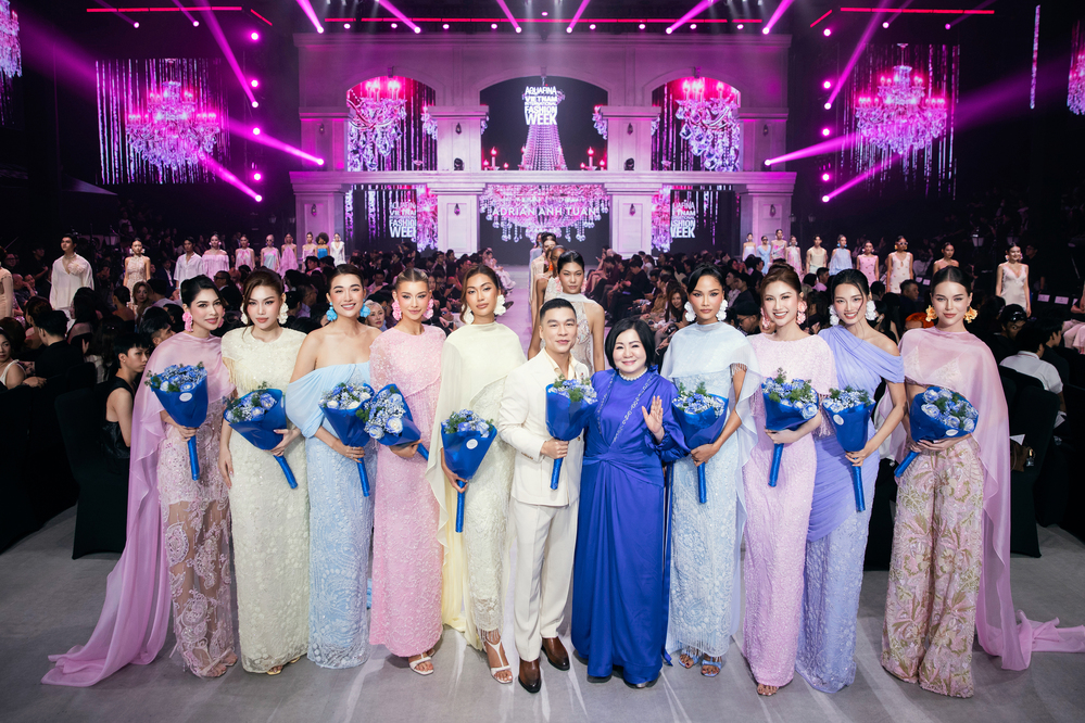 Dàn mỹ nhân kết show "Đẩy đưa 2".
Dàn mỹ nhân kết show "Đẩy đưa 2".