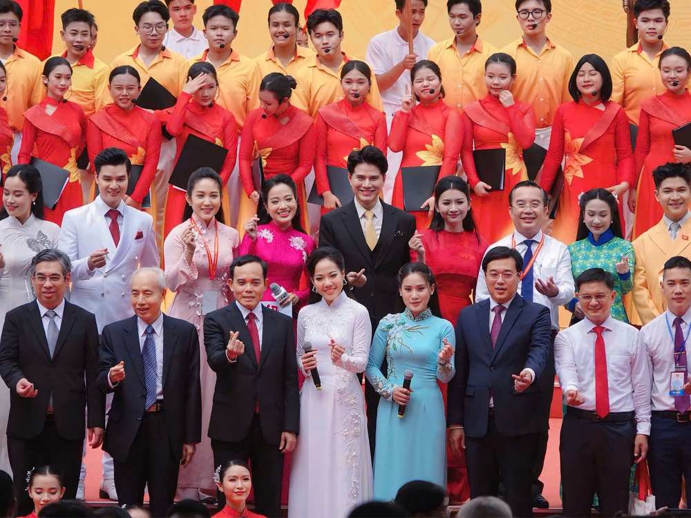 - Tin sao Viet - Tin tuc sao Viet - Scandal sao Viet - Tin tuc cua Sao - Tin cua Sao