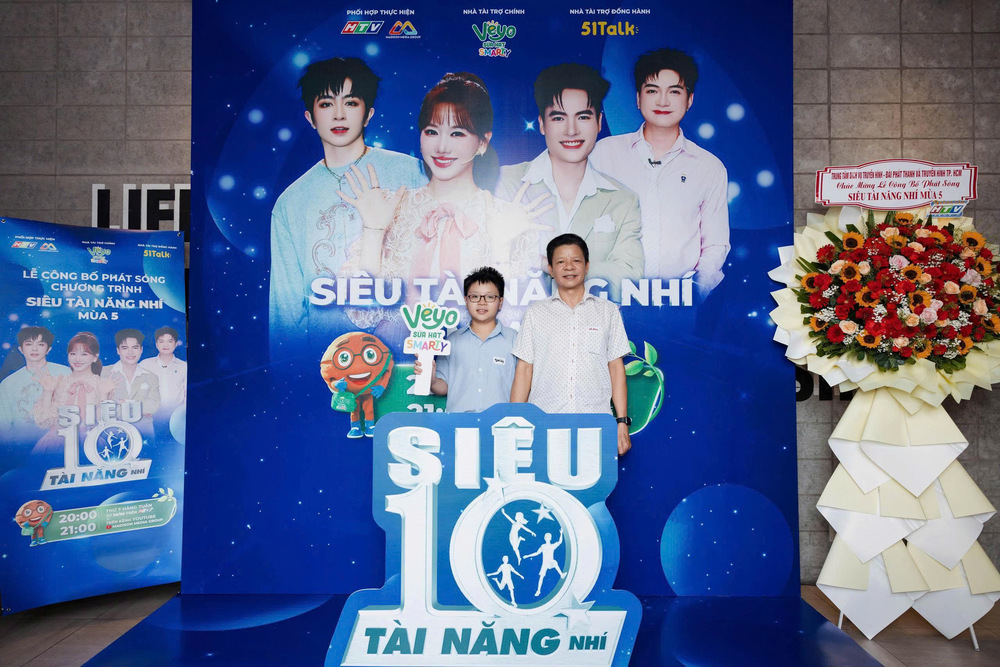 Sự động viên và đồng hành từ gia đình giúp trẻ có thêm động lực theo đuổi điều mình yêu thích.
Sự động viên và đồng hành từ gia đình giúp trẻ có thêm động lực theo đuổi điều mình yêu thích.