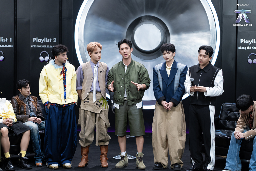 4 Anh Trai đầu tiên dừng chân tại "Tinh hà say hi".
4 Anh Trai đầu tiên dừng chân tại "Tinh hà say hi".