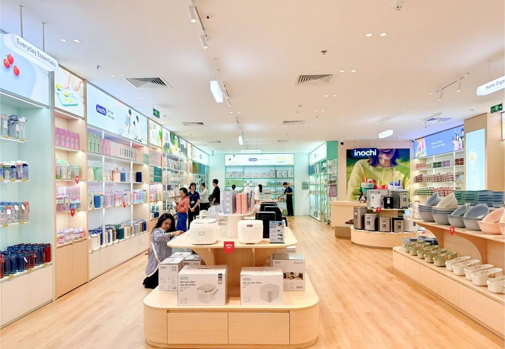 Inochi Flagship Store sở hữu không gian mở, tạo điều kiện để khách hàng dễ dàng khám phá từng khu vực sản phẩm.
Inochi Flagship Store sở hữu không gian mở, tạo điều kiện để khách hàng dễ dàng khám phá từng khu vực sản phẩm.