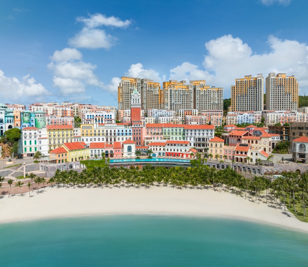 Là khu nghỉ dưỡng đậm chất Ý duy nhất tại Việt Nam, La Festa Phu Quoc đưa du khách hòa mình trọn vẹn vào tinh thần của vùng duyên hải Amalfi.
Là khu nghỉ dưỡng đậm chất Ý duy nhất tại Việt Nam, La Festa Phu Quoc đưa du khách hòa mình trọn vẹn vào tinh thần của vùng duyên hải Amalfi.
