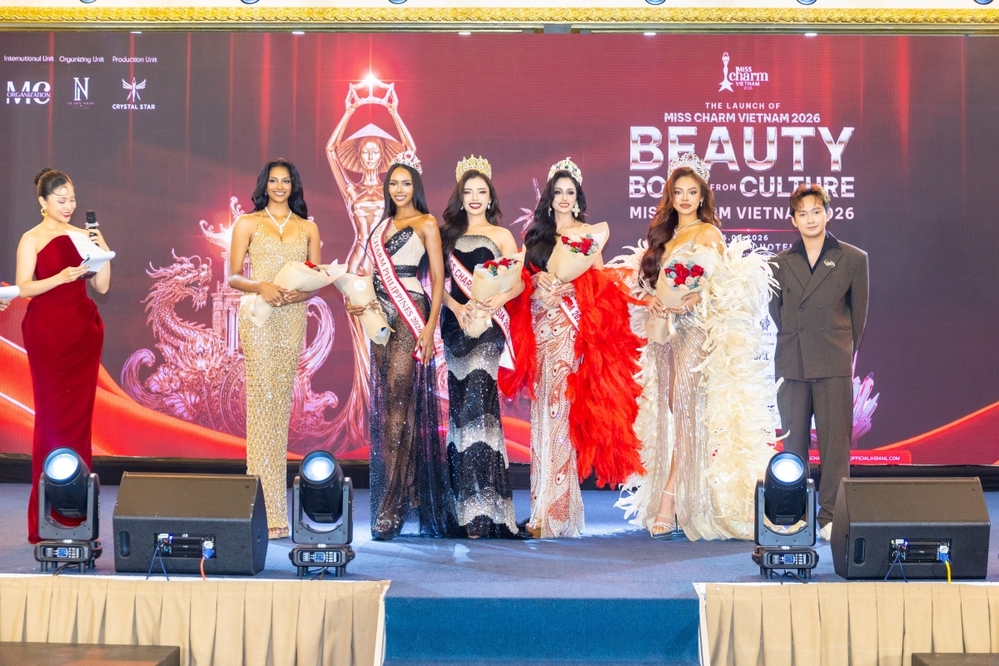Mai Ngô và dàn người đẹp quốc tế tham gia sự kiện.
Mai Ngô và dàn người đẹp quốc tế tham gia sự kiện.