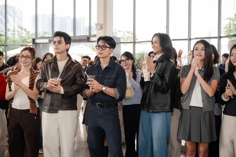 Các nghệ sĩ và KOLs, influencer trong sự kiện.
Các nghệ sĩ và KOLs, influencer trong sự kiện.