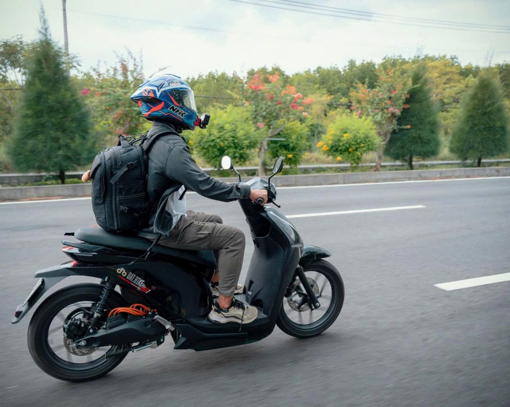 Dòng xe Quantum S của Dat Bike đáp ứng tốt cả nhu cầu di chuyển trong phố và đi xa.
Dòng xe Quantum S của Dat Bike đáp ứng tốt cả nhu cầu di chuyển trong phố và đi xa.