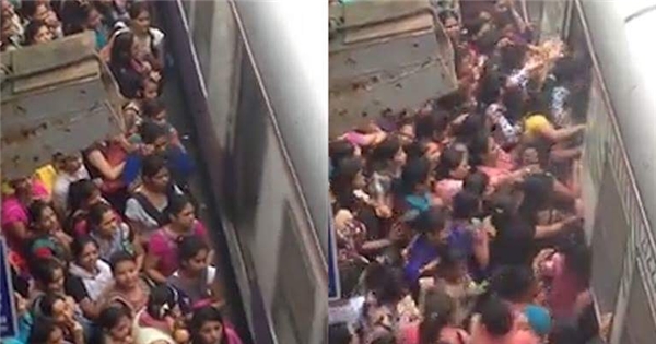 Hãi hùng với cảnh hàng trăm phụ nữ tranh nhau lên tàu ở Ấn Độ
