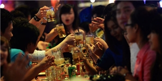 Bộ Y tế đề xuất cấm bán rượu trong quán karaoke gây tranh cãi