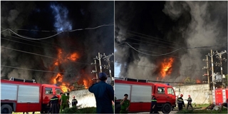 Sài Gòn: Đang cháy lớn tại nhà máy nhựa, cột khói cao đến trăm mét