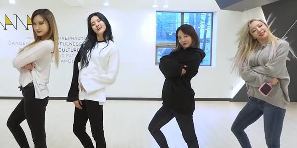 "DDD" đạt 8 triệu view, EXID tung bản cover "lầy lội" với Hani rap, LE hát chính ăn mừng đại thắng