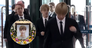 Clip: BTS, EXO, SNSD, BoA cùng các đồng nghiệp buồn bã đến viếng đám tang của Jonghyun