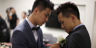 Phát hiện gây sốc: Đàn ông có anh trai thường dễ bị đồng tính