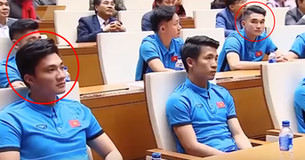 Các chị em sướng rơn khi phát hiện thêm 2 "cực phẩm" của U23 Việt Nam
