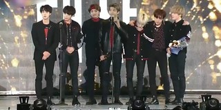 Nhận giải thưởng là cảm ơn ARMY đầu tiên, BTS khiến fan cảm động ngây ngất vì quá tình cảm
