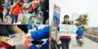 Hà Nội: Mặc gió lạnh, nhiều sinh viên kêu gọi bảo vệ môi trường và thả cá giúp người dân
