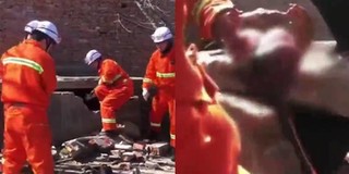 Chuyện lạ: Mẹ đẻ rơi con trong hầm phân toilet mà không biết, lính cứu hỏa phải đục tường giải cứu