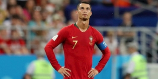 Viết nên kỷ lục buồn trong lịch sử Bồ Đào Nha, Ronaldo sút penalty còn tệ hơn Messi?