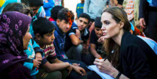 Mẹ nuôi quốc dân Angelina Jolie tiếp tục nhận nuôi thêm một đứa trẻ khác